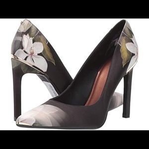 TED BAKER Pumps